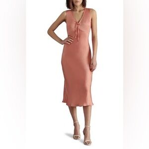 Steve Madden SLEEVELESS WASHED SATIN SLEEVELESS MIDI DRESS IN LIGHT CLAY